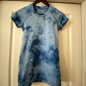 Lululemon swiftly tech short sleeve size 6